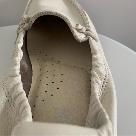 Hush Puppies - Ivory Leather Stretch Loafers - Size 8.5M - Picture 7 of 12